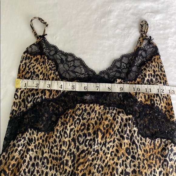 Victoria's Secret. Sexy Animal Print
Slip Dress. Size M - Picture 11 of 11